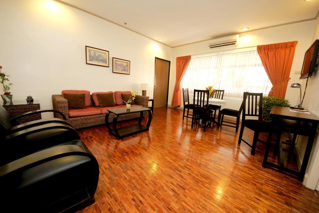 Casa Pura Inn And Suites Кесон-Сити Экстерьер фото