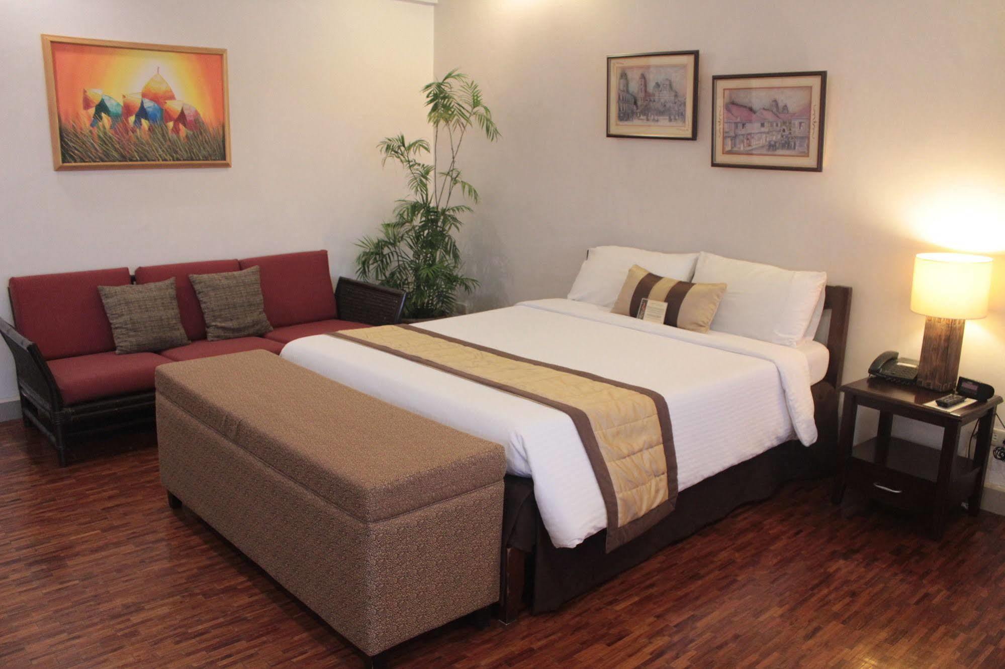Casa Pura Inn And Suites Кесон-Сити Экстерьер фото